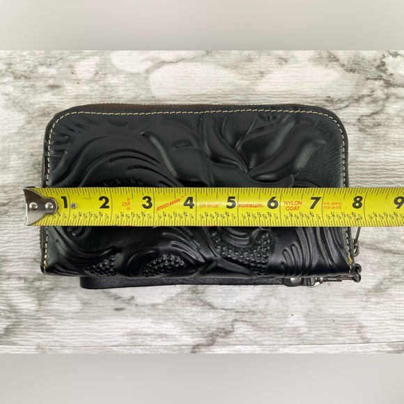 Patricia Nash Wristlet Zipper Wallet Black Rose Floral Tooled Embossed Leather - Picture 6 of 10